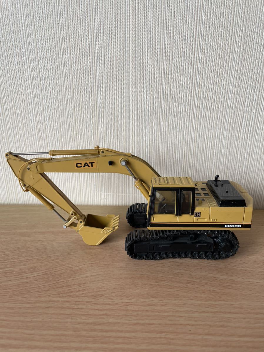 Yahoo!オークション - CAT E200B 油圧ショベル CATERPILLAR 新キャタピ