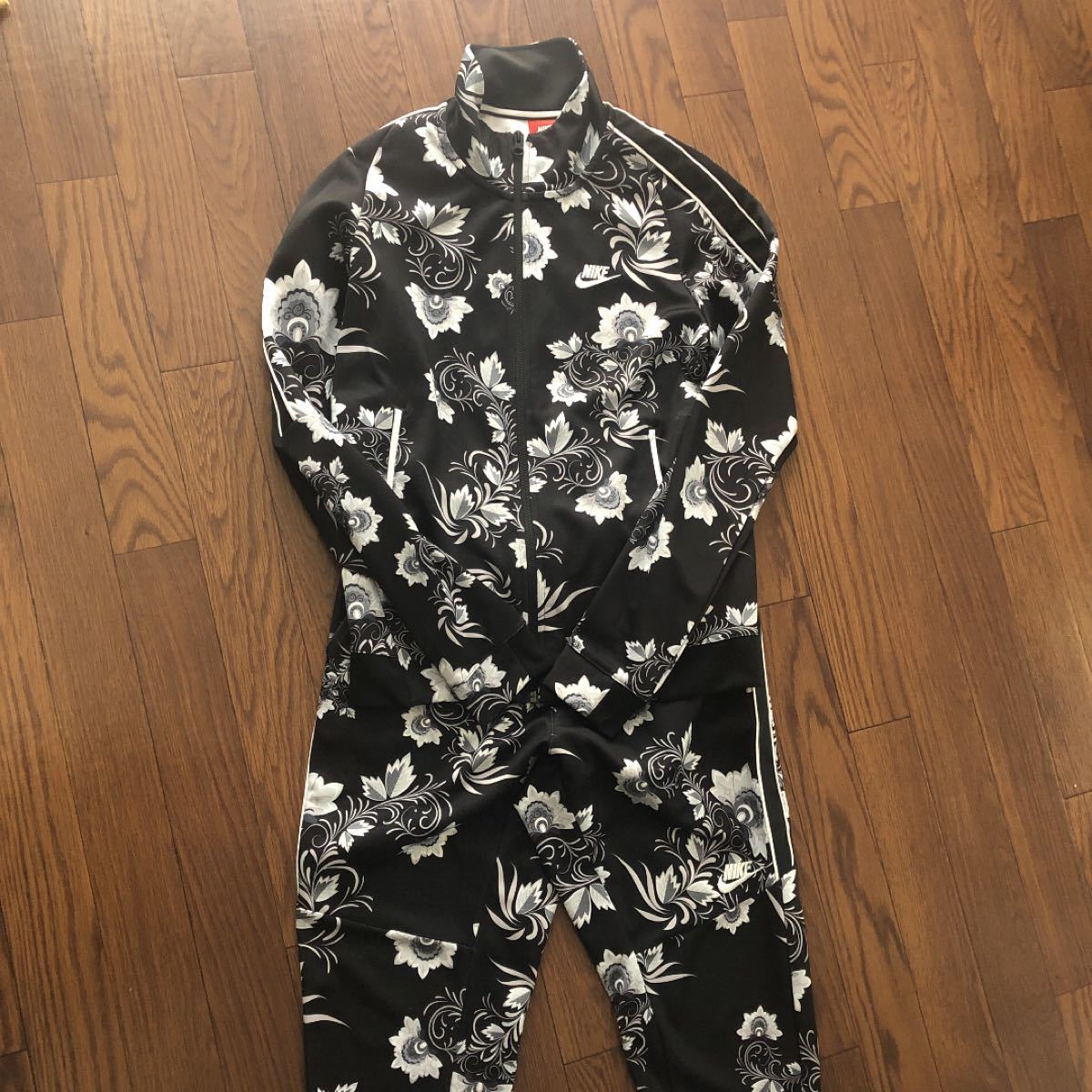 NIKE ジャージ フローラル ボタニカル 花柄 モノトーン｜Yahoo!フリマ