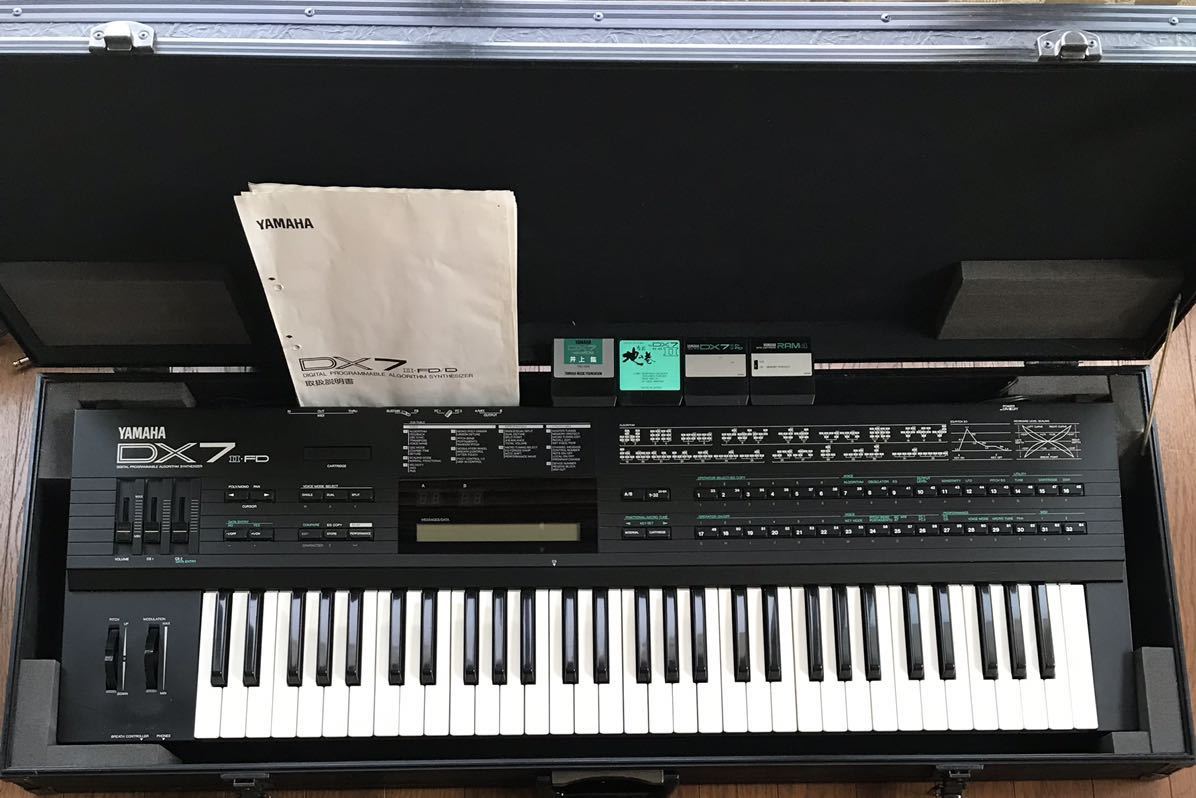 Yahoo!オークション - YAMAHA DX7 II FD ROM DATE 4本 ハードケース 説