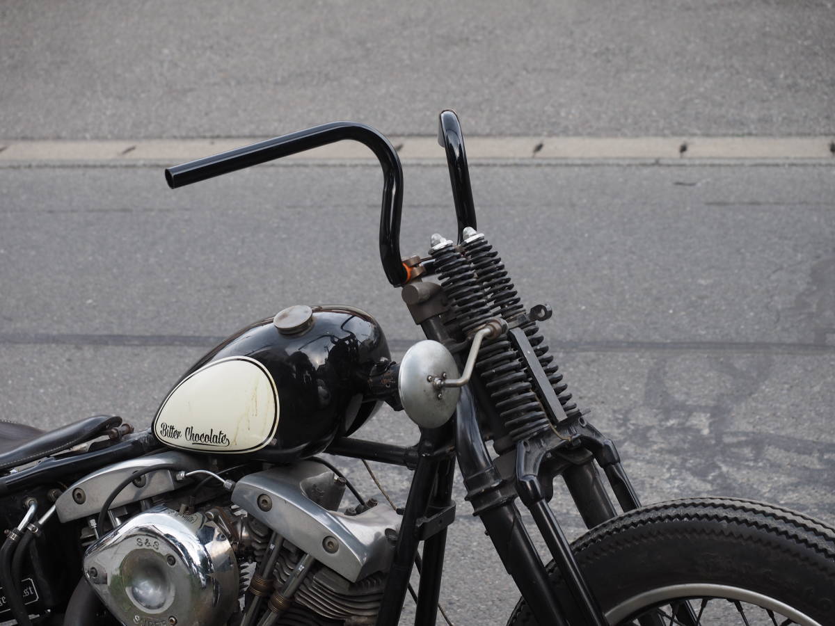 送料無料 ナローアップライズハンドルバー 黒 配線凹みあり 1インチ