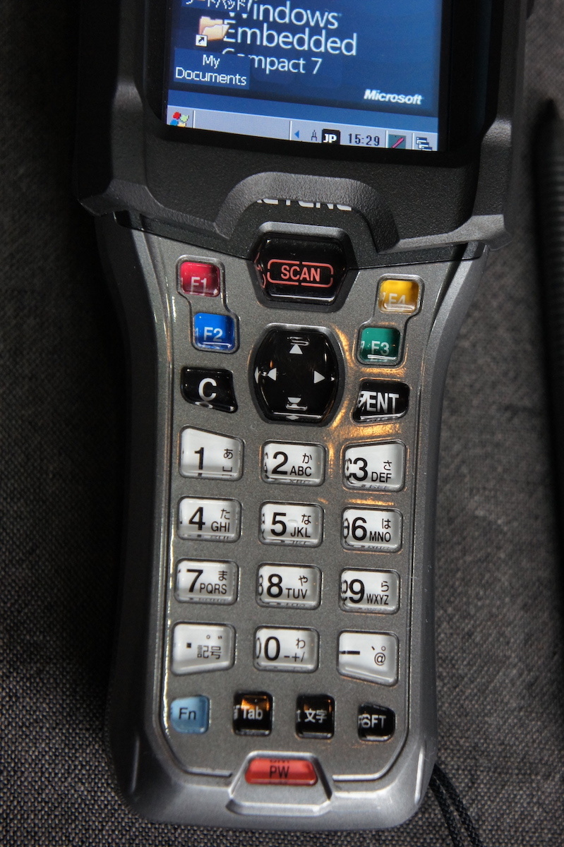 美品 動作通信確認済 KEYENCE BT-W85 ハンディターミナル 充電器BT