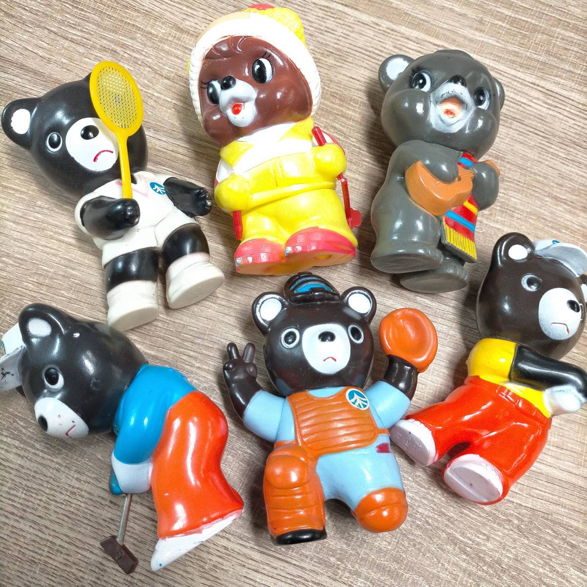 Yahoo!オークション - たくぎん ソフビ貯金箱 6点セット たくちゃん ゴ