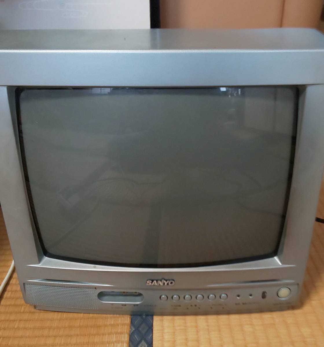 Yahoo!オークション - ブラウン管テレビ sanyo c-14D10 2002年製