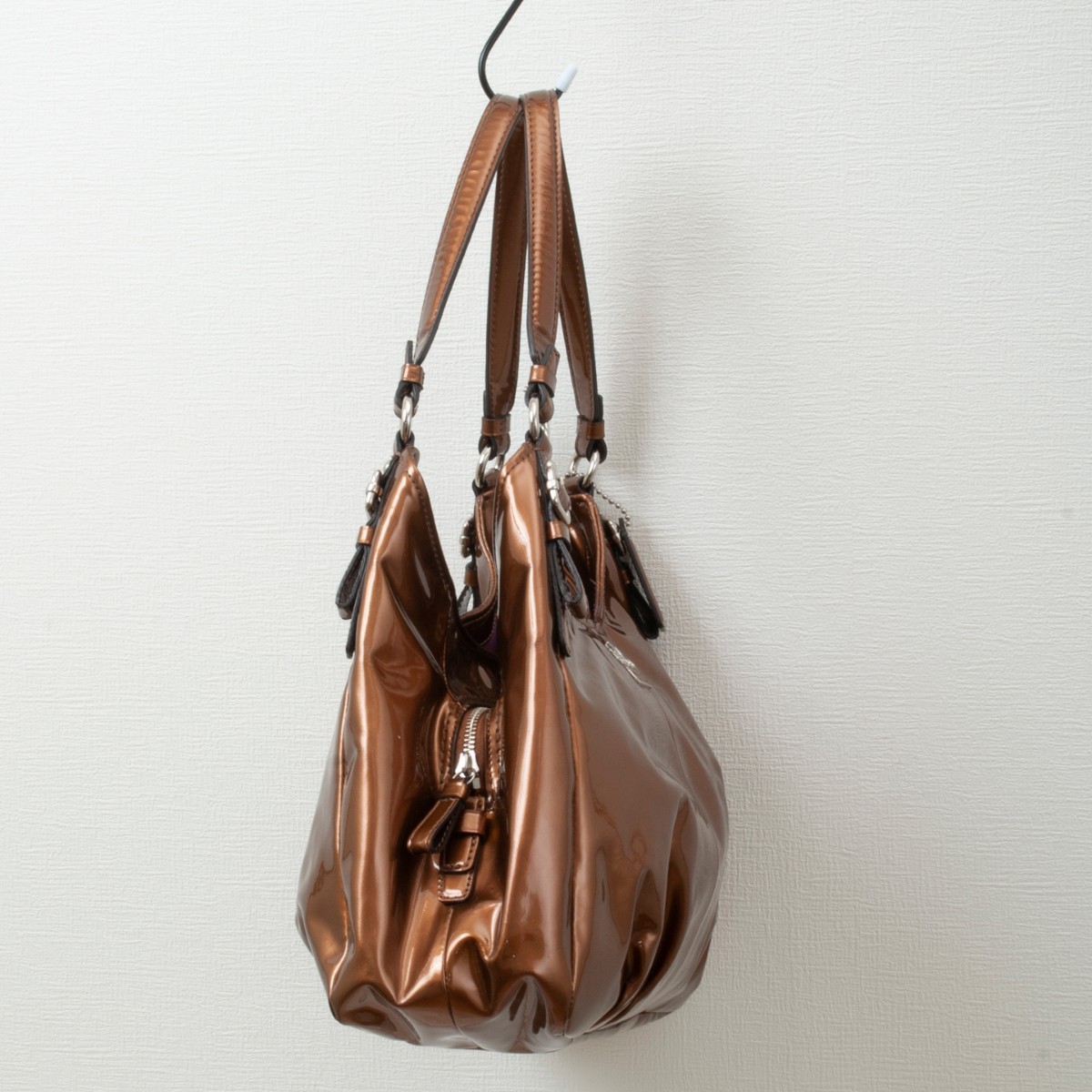 極美品】COACH(コーチ)マディソン パテントレザー マギー ショルダー