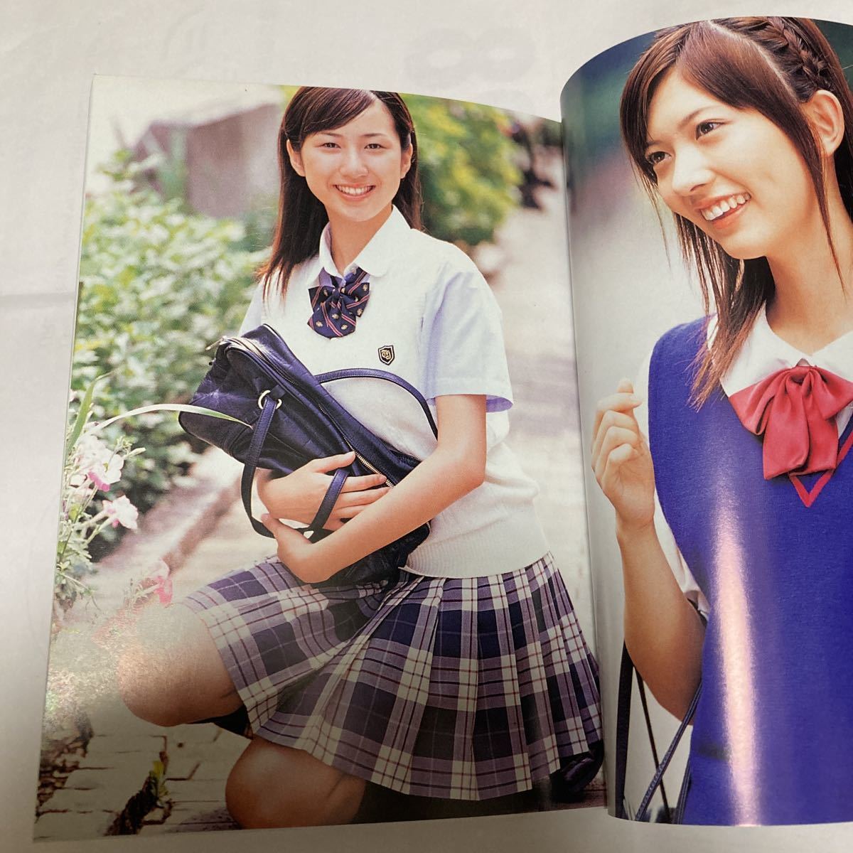 Yahoo!オークション - ポケット「女子高制服図鑑2004」赤組