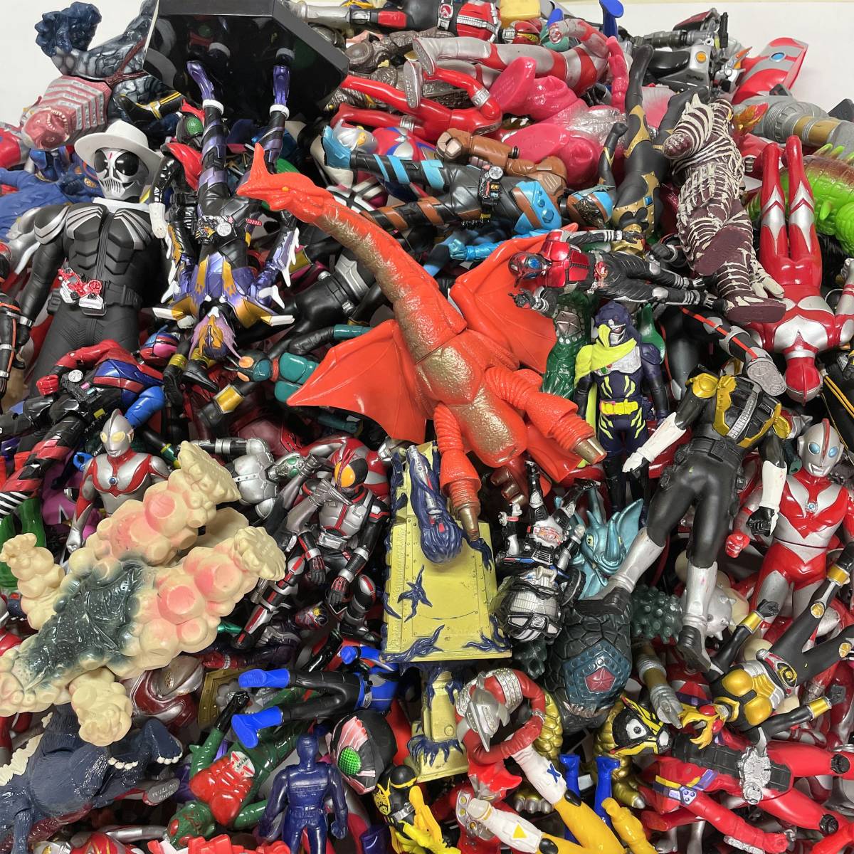 Yahoo!オークション - ウルトラマン 怪獣 仮面ライダー ソフビ 人形 フ