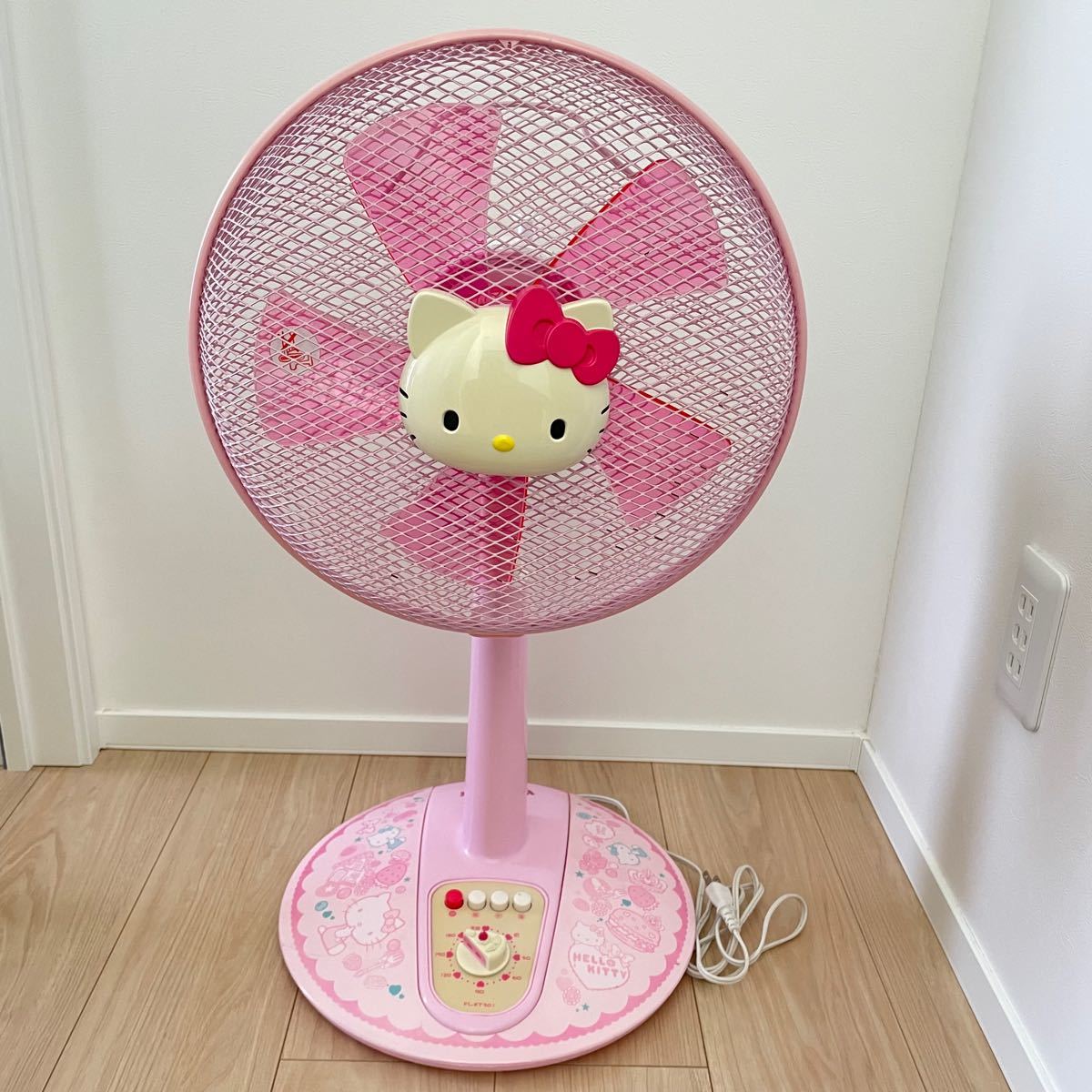 ハローキティ 壁掛け扇風機 ピンク