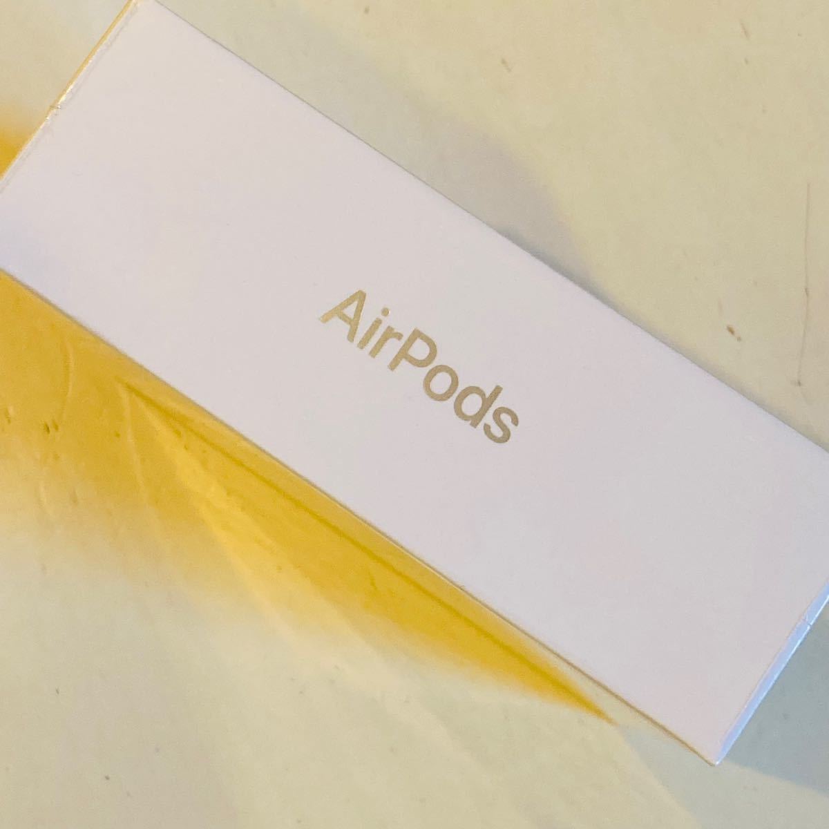 新品未開封品 】Apple AirPods 第2世代 MV7N2J/A 送料無料｜Yahoo