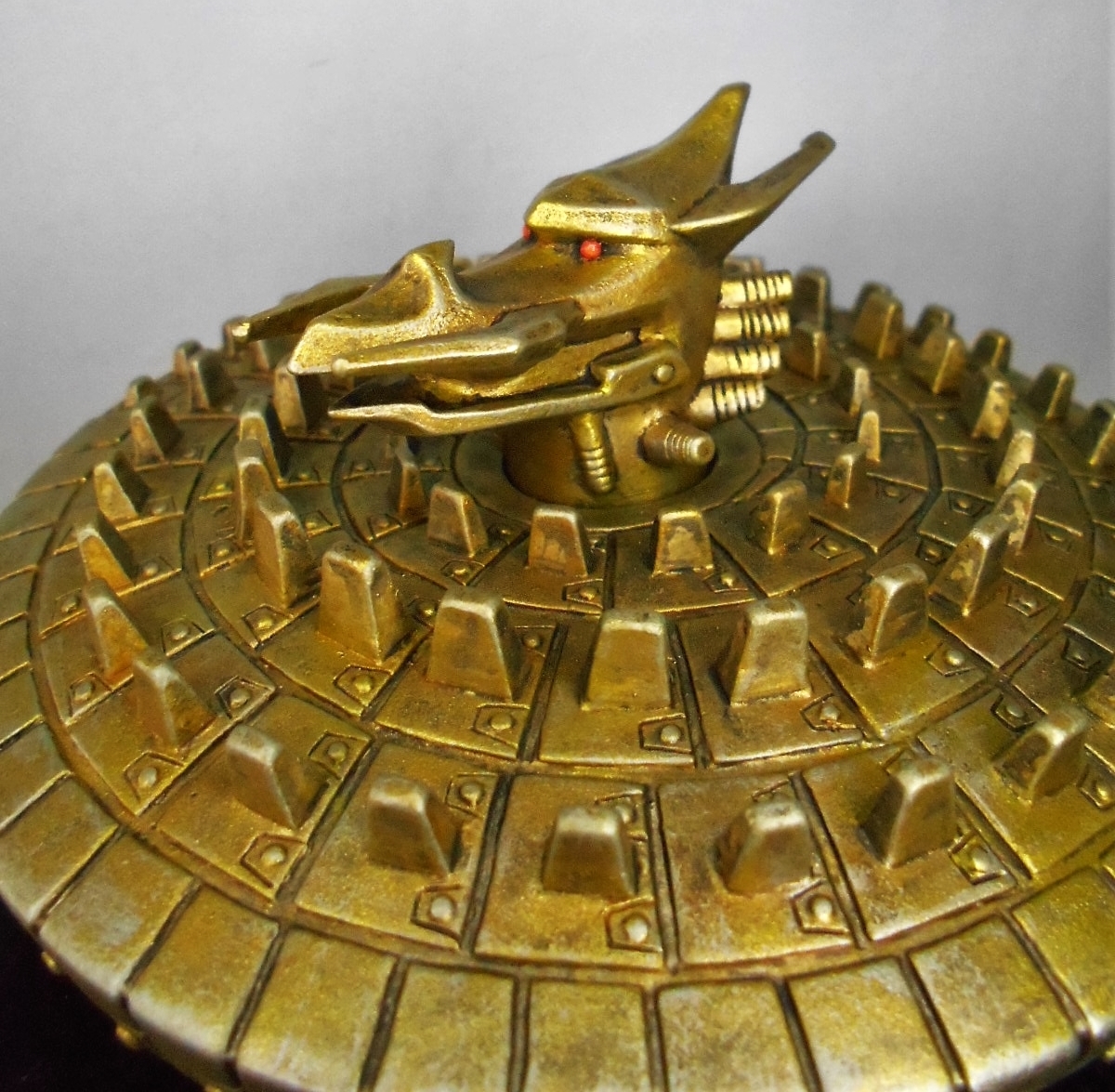 Yahoo!オークション - ウルトラ怪獣シリーズ 宇宙竜ナース(円盤形態)[