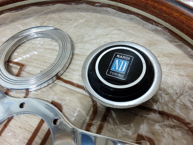 新品 ナルディ NARDI クラシック 36φ ウッドステアリング 旧車 当時物