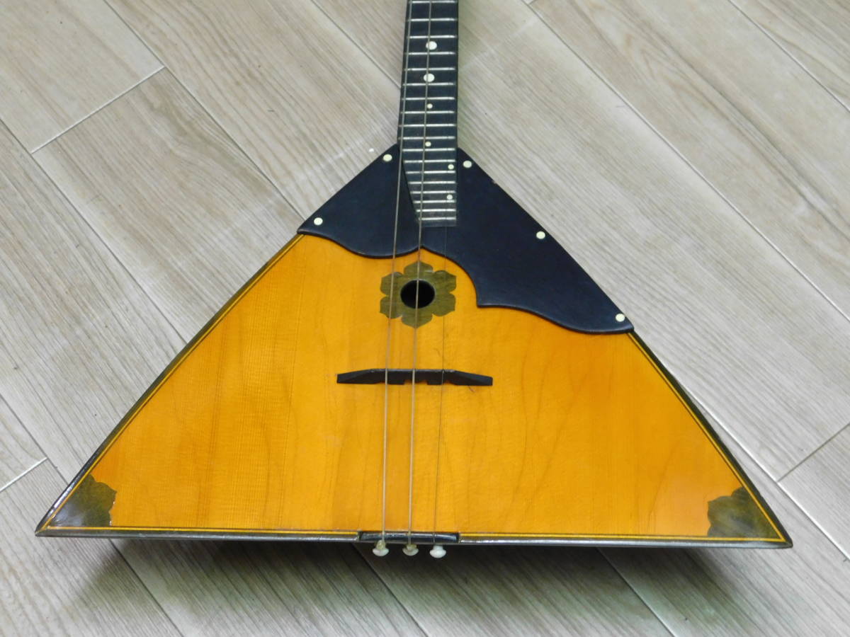 Yahoo!オークション - ロシア民族楽器 バラライカ 3弦楽器 ラベルあり