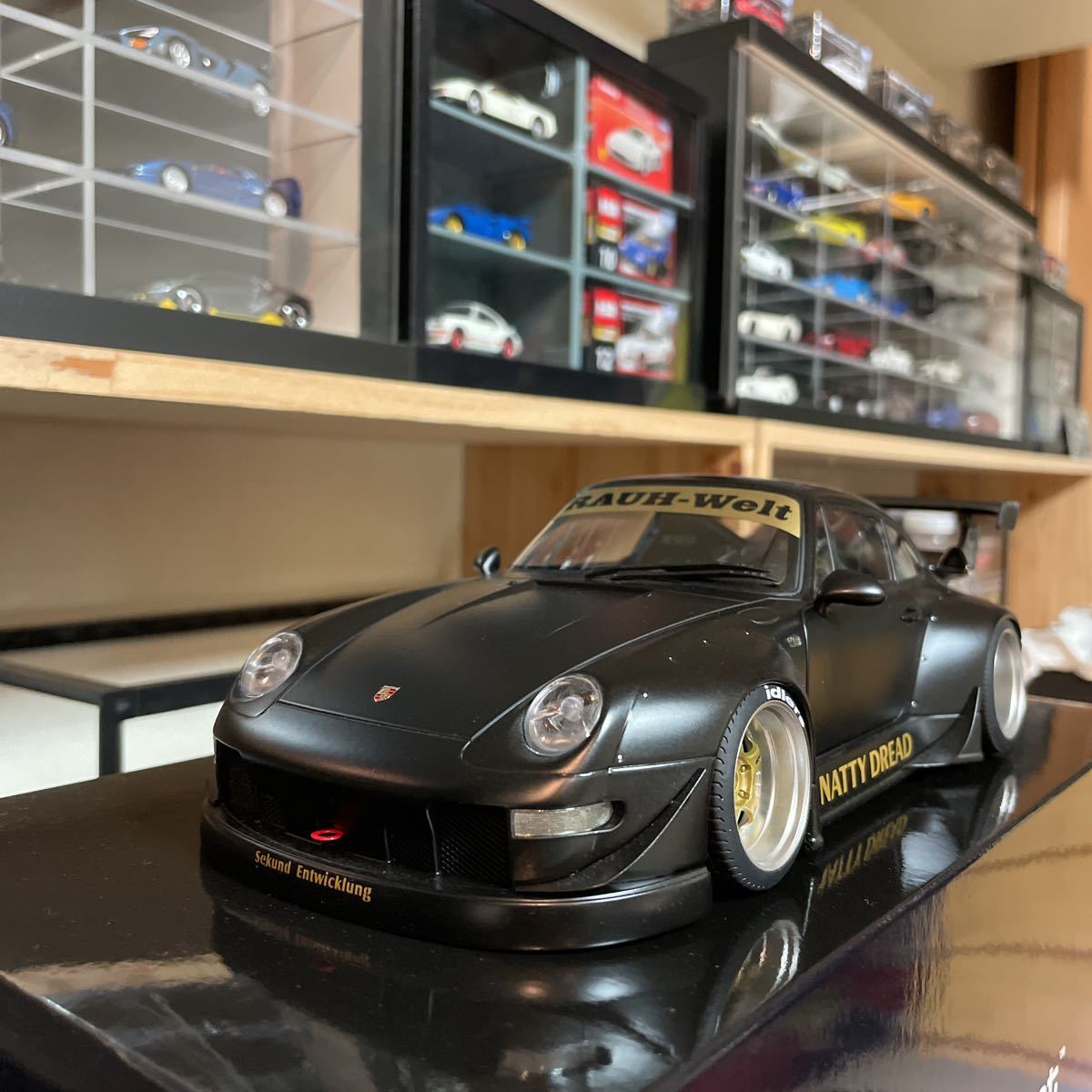 Yahoo!オークション - オートアート AUTOart 1/18 RWB 911 993 マット