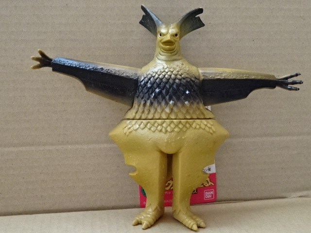 Yahoo!オークション - ウルトラ怪獣シリーズ ギエロン星獣 ソフビ 1991