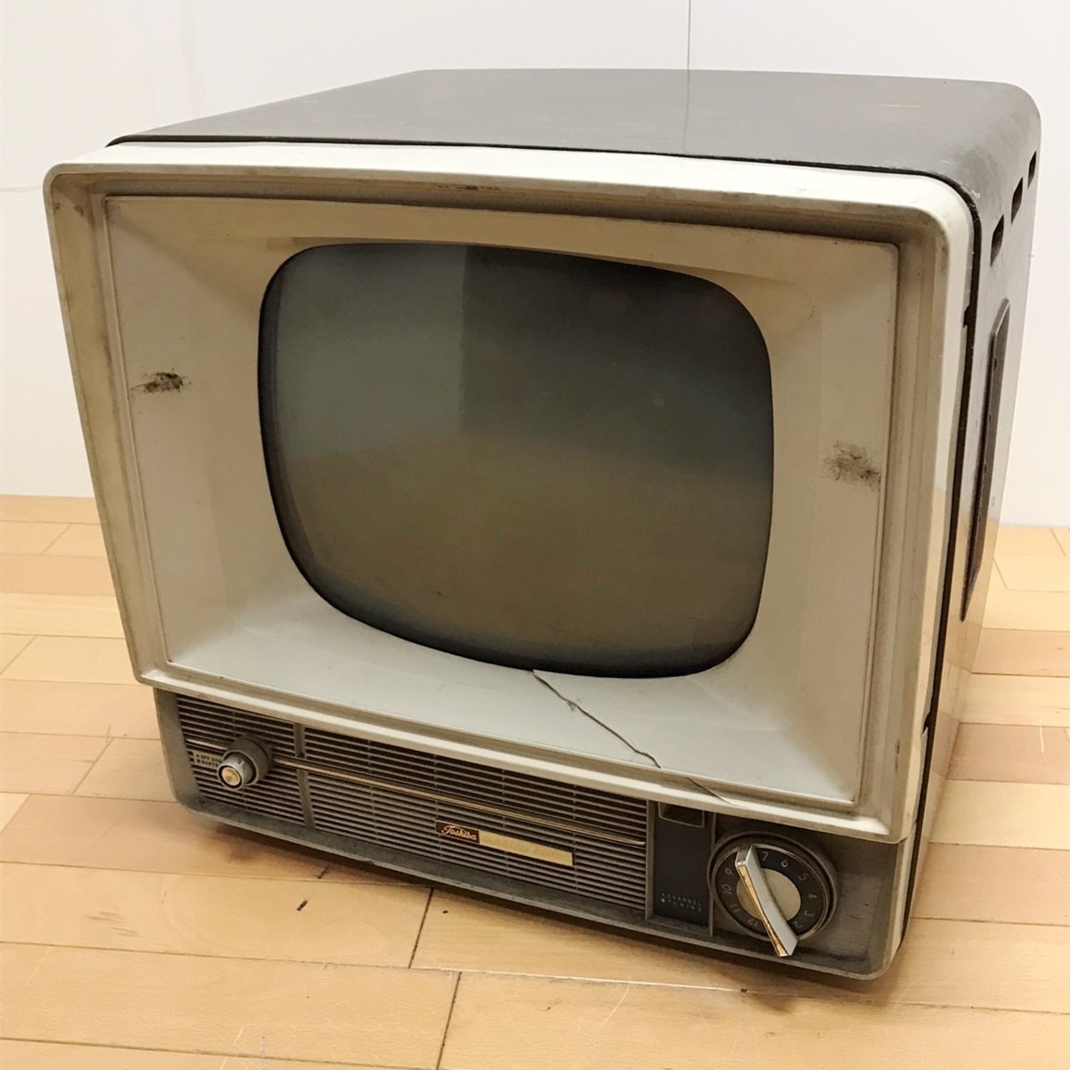 Yahoo!オークション - 昭和レトロ 東芝 TOSHIBA 真空管テレビ 14EA-S