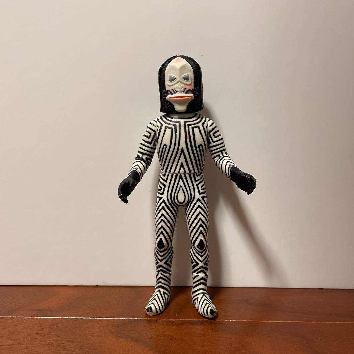 Yahoo!オークション - ウルトラ怪獣 ソフビ ダダB 2004 SPECIAL 三面怪