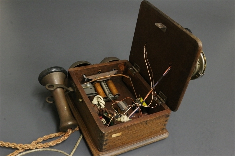 Yahoo!オークション - 昭和レトロ 壁掛け電話 ダイヤル式 電話機 アン