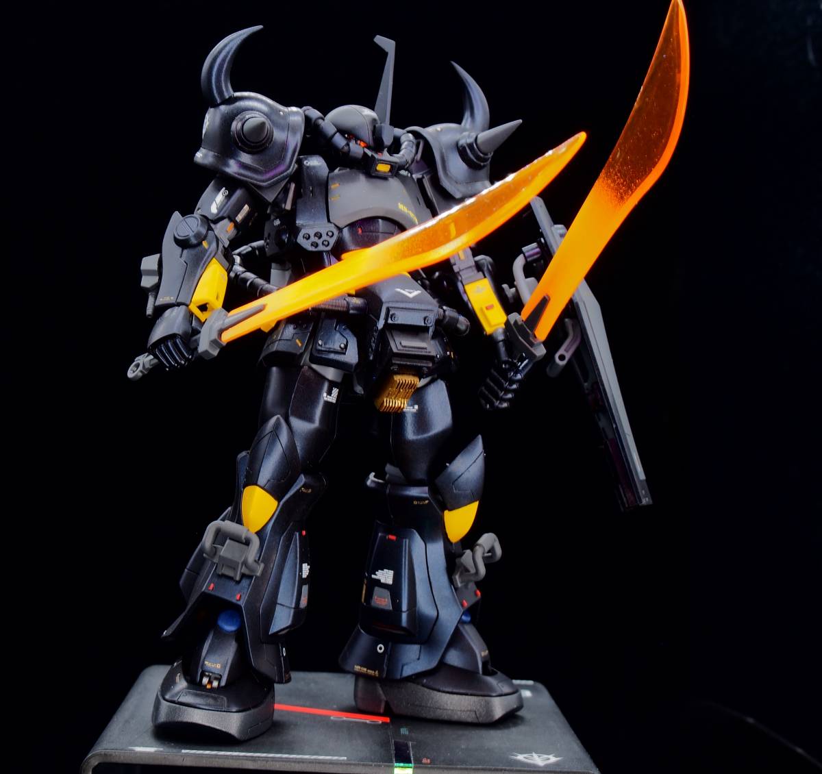 Yahoo!オークション - HGグフ塗装完成品（スタンド付）