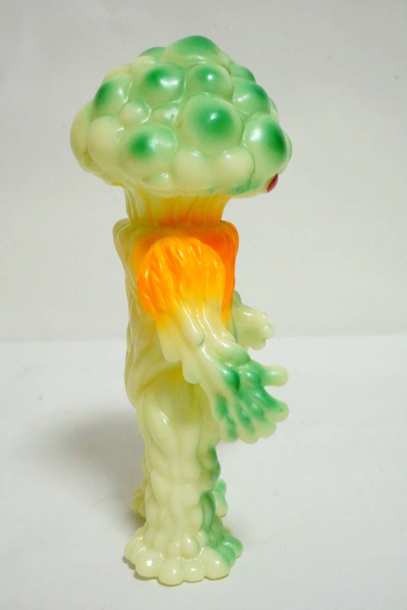 Yahoo!オークション - M1号 マタンゴ 蓄光 ソフビ ミニマタンゴ 6個