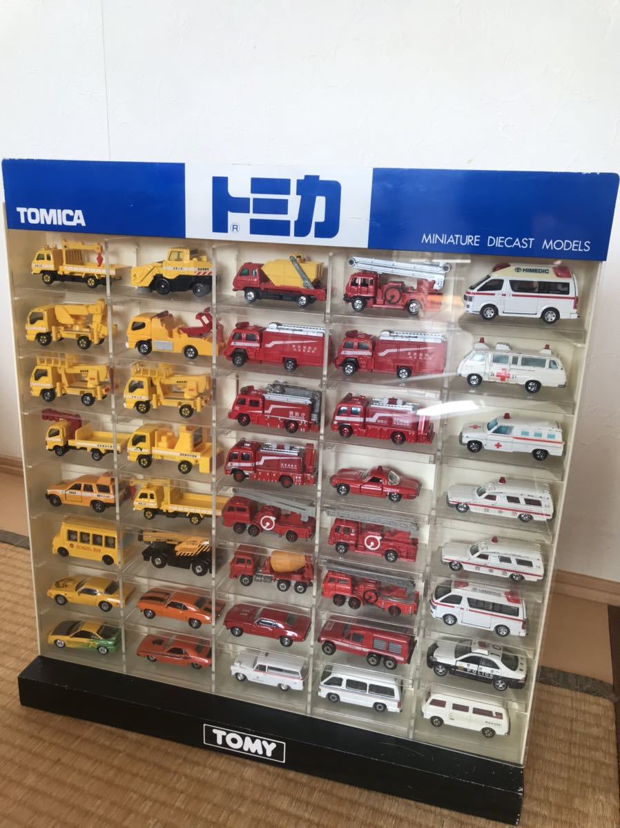 Yahoo!オークション - TOMY トミカ ショーケース TOMICA 青 外車 店頭