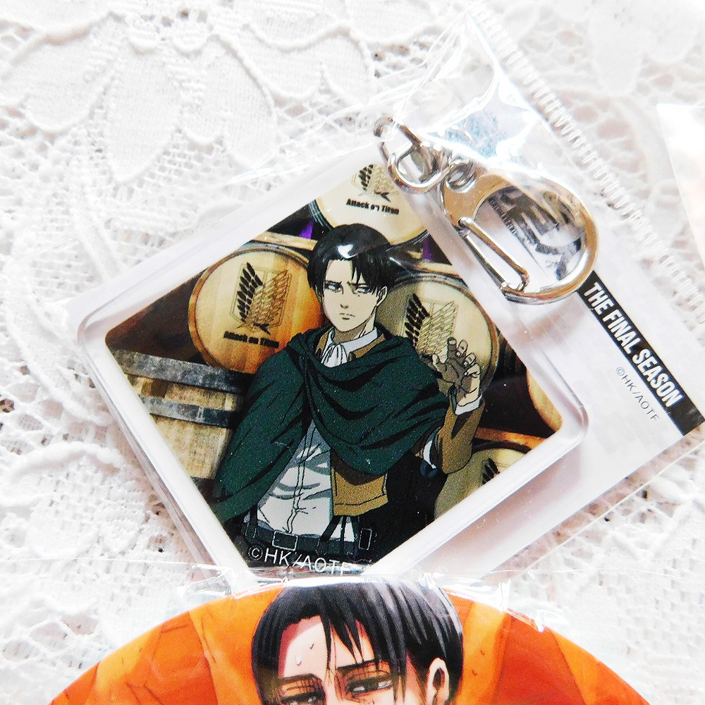 ゜ +°リヴァイ兵長 缶バッジ アクリルキーホルダー 進撃の巨人 アニメ