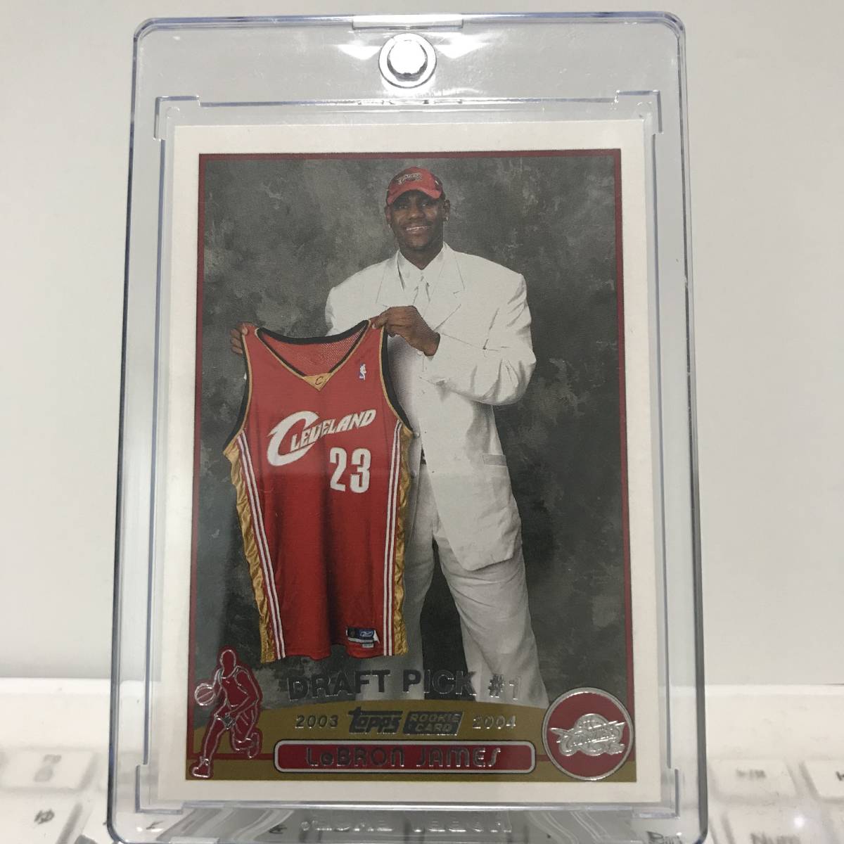 NBA LEBRON JAMES ROOKIE CARD 2003-04 Topps No 221 BASKETBALL