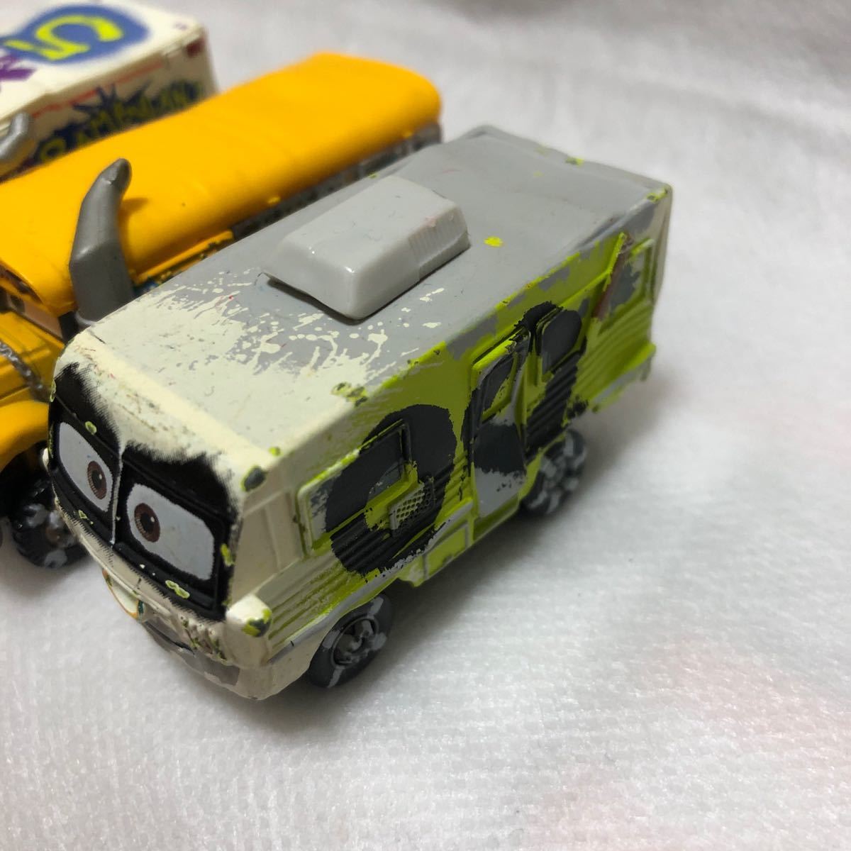 希少 美品 早い者勝ち トミカ カーズ ミニカー ドクターダメージ