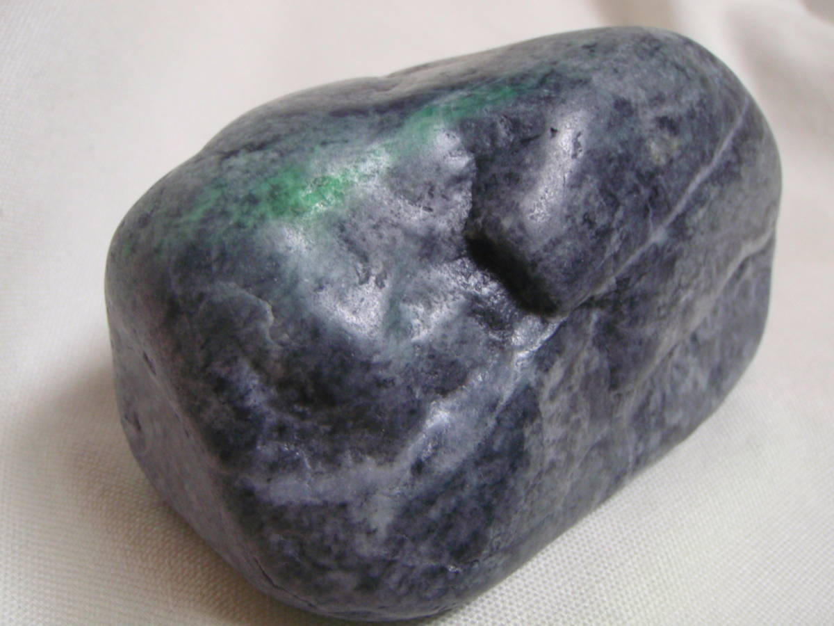 Yahoo!オークション - 糸魚川 翡翠 ヒスイ 485 黒緑 397g 原石 鉱物