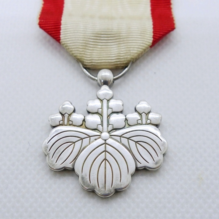 勲章 勲八等白色桐葉章 略綬・共箱付｜Yahoo!フリマ（旧PayPayフリマ）