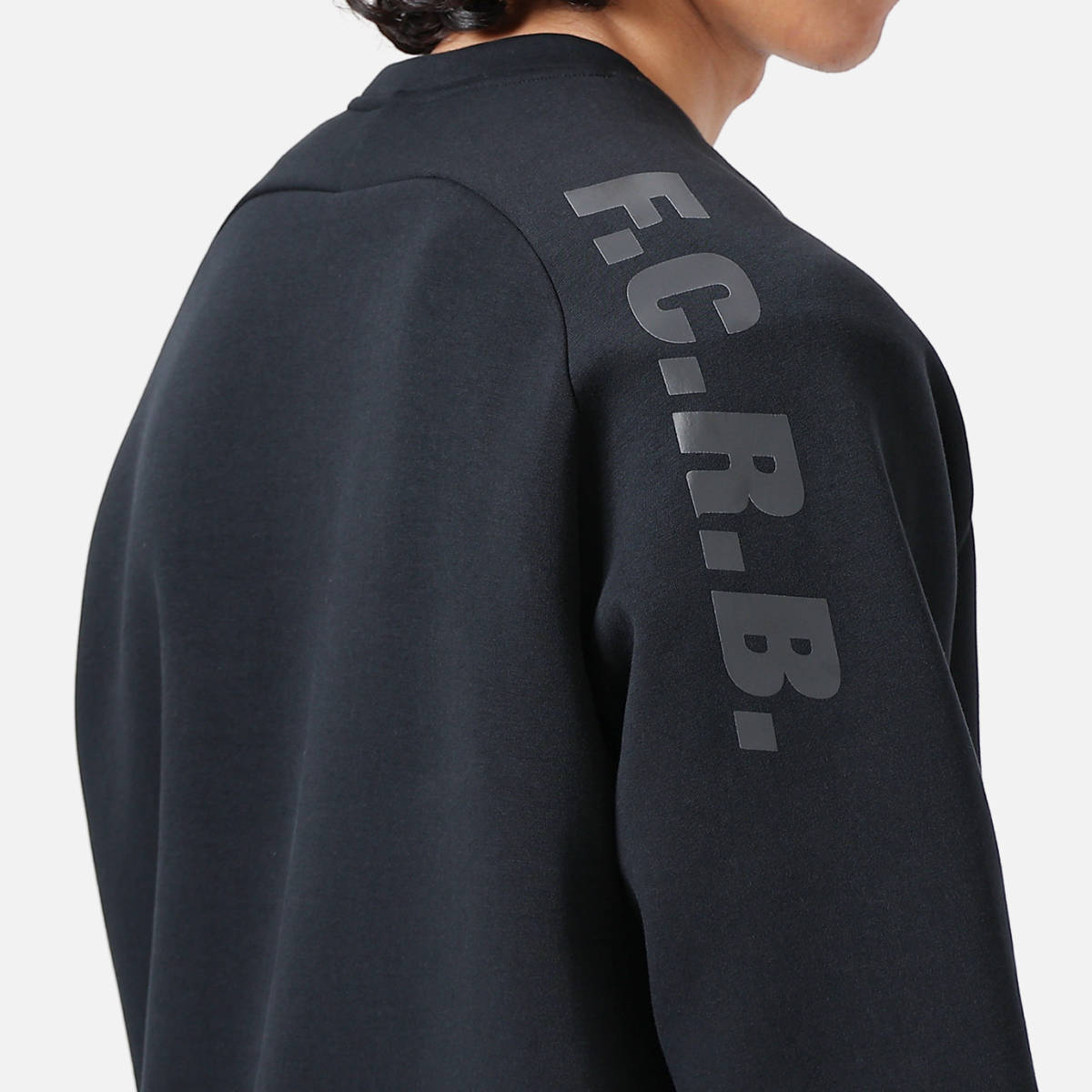 新品L黒 F C Real Bristol TECH SWEAT CREWNECK TOPテックスウェット