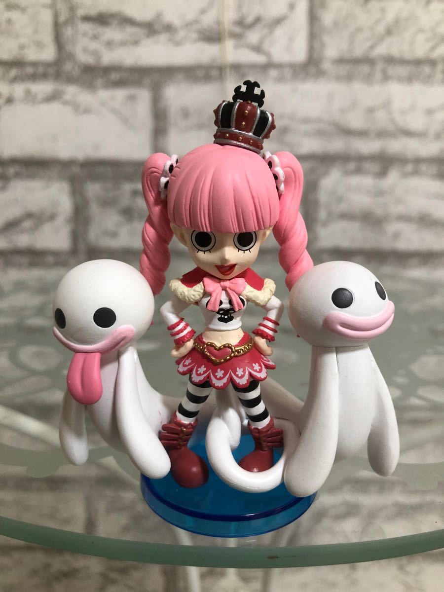ワンピース ワールドコレクタブル フィギュア ペローナ ホロホロ
