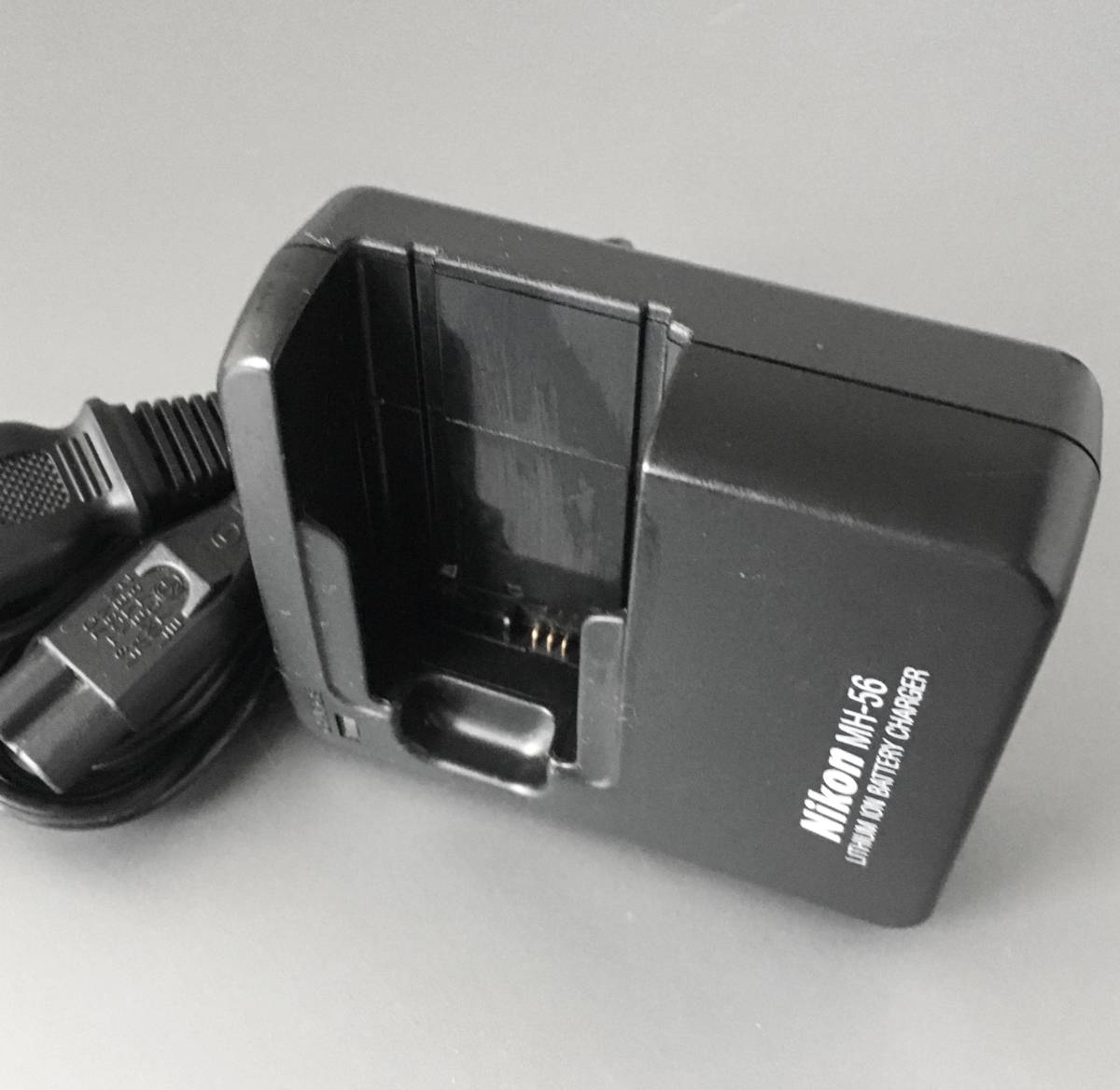 Nikon MH-56 ニコン純正 充電器 (COOLPIX 8400/8800 EN- EL7用) 電源
