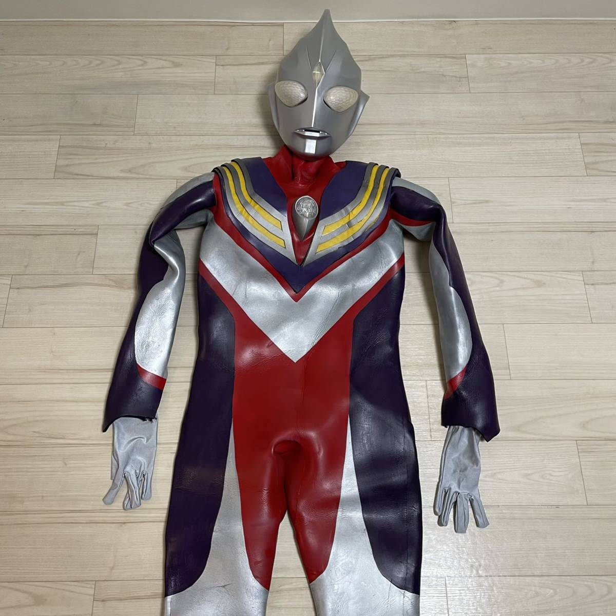 Yahoo!オークション - アトラク ウルトラマン ティガ コスプレ 一式 フ