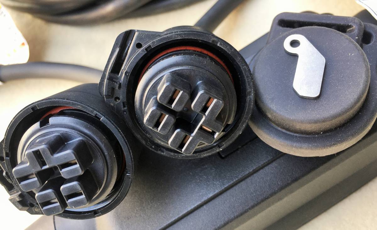 完動良品 トヨタ純正プリウスPHV50zvw52「15m充電ケーブル/G9060-47120