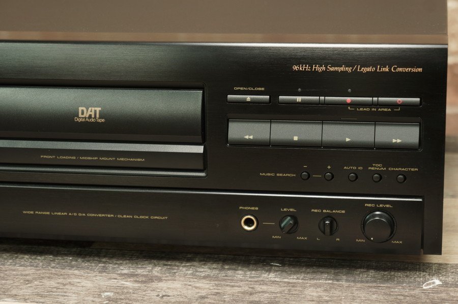 □DATデッキ □ DATデッキ PIONEER D-05 （美品、整備済、取扱い説明書