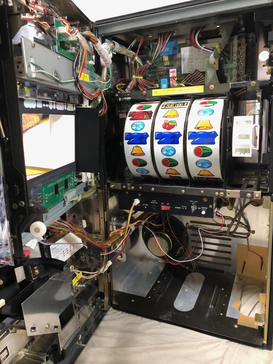 Yahoo!オークション - 【レア・レトロ】初代 南国育ち【4号機・オリン