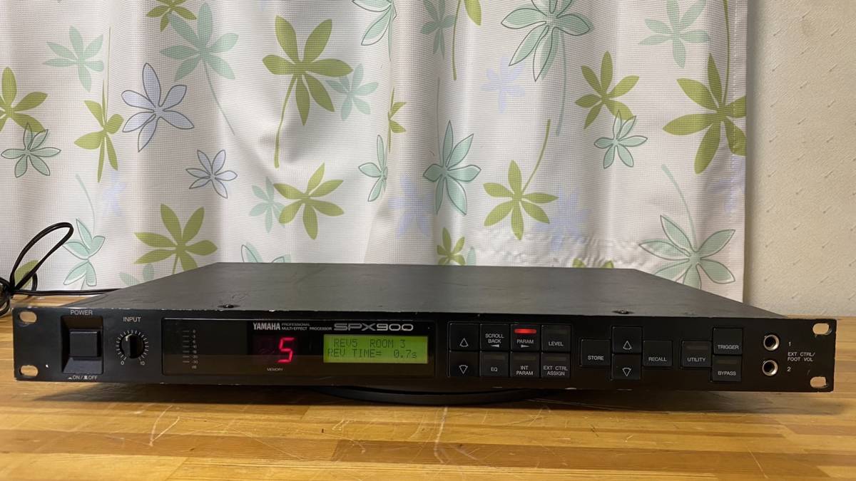 送料無料] [中古動作品] [銘機] YAMAHA SPX900 【B'z機材】 マルチ