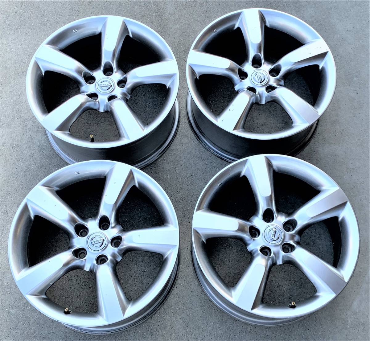 Yahoo!オークション - 日産 フェアレディZ Z33 中期 後期 純正 ホイー