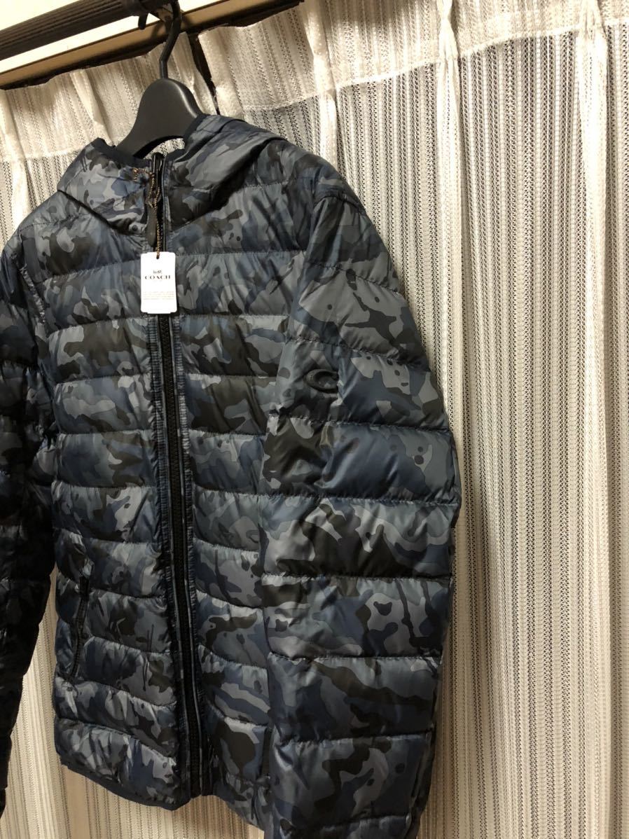 新品 メンズ コーチ COACH 75748 サイズ M リバーシブル 迷彩 ダウン