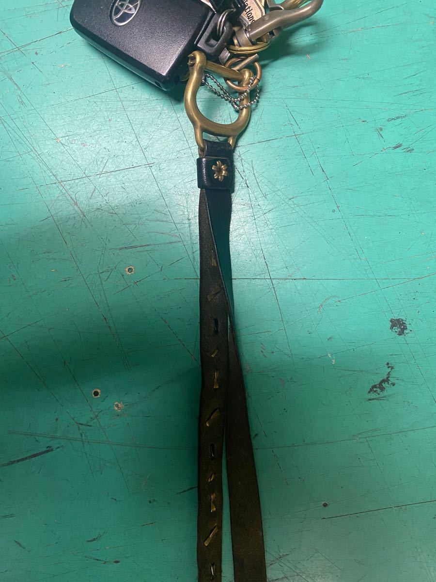 オモシーチャンネル 山田レンさん愛用風 スタッズキーホルダー 新