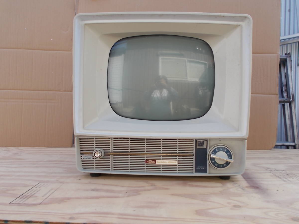 Yahoo!オークション - 東芝ブラウン管テレビ 14EA(昭和35年)