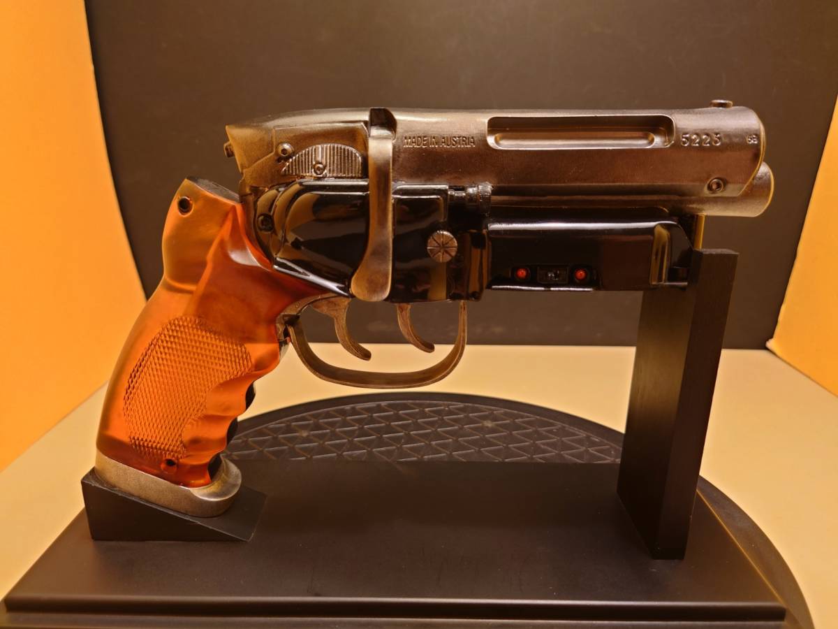 Yahoo!オークション - NECA社製 デッカード・ブラスター レプリカ（シ