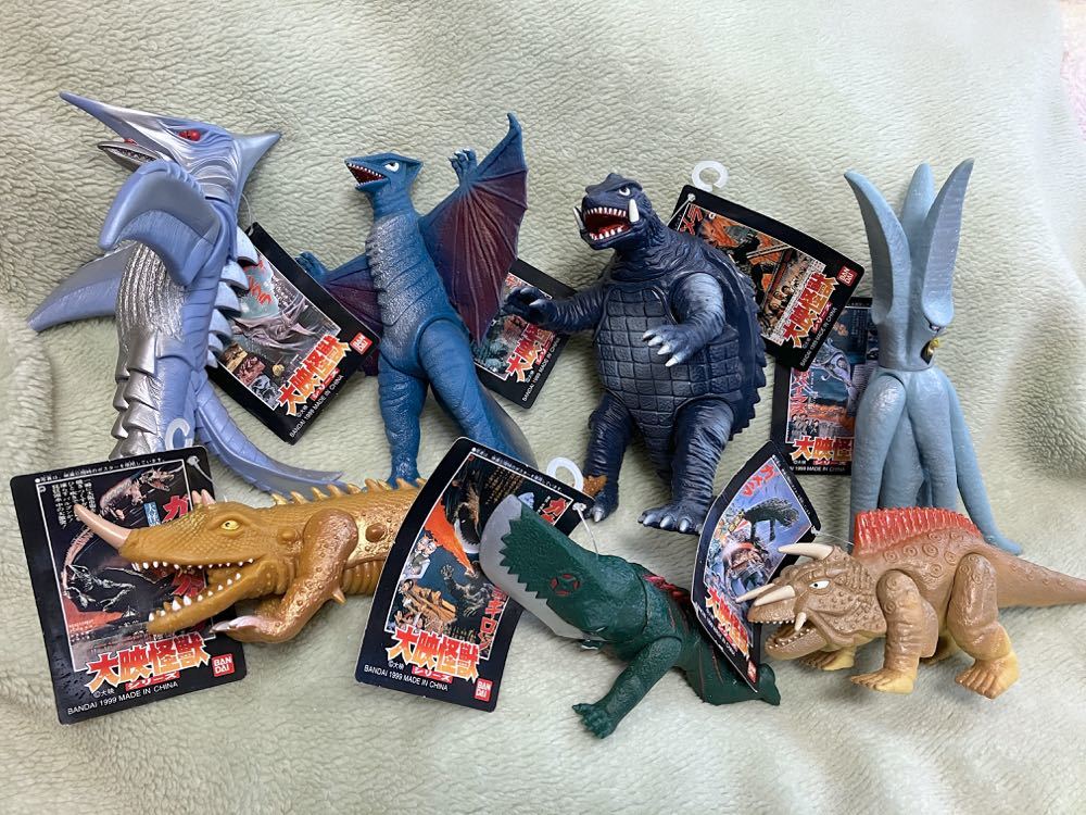 Yahoo!オークション - ガメラ 復活大結集BOX 大怪獣ガメラ バンダイ 中