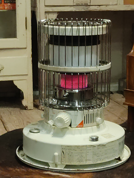 Yahoo!オークション - 驚異の暖かさ ガラス芯 トヨトミ KRA-85C 石油ス