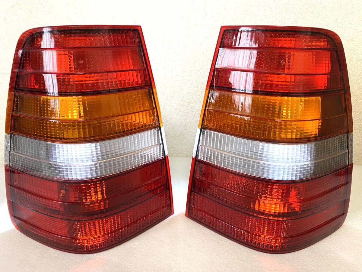 メルセデス・ベンツ W124 Eクラスワゴン 純正テールランプ 左右セット