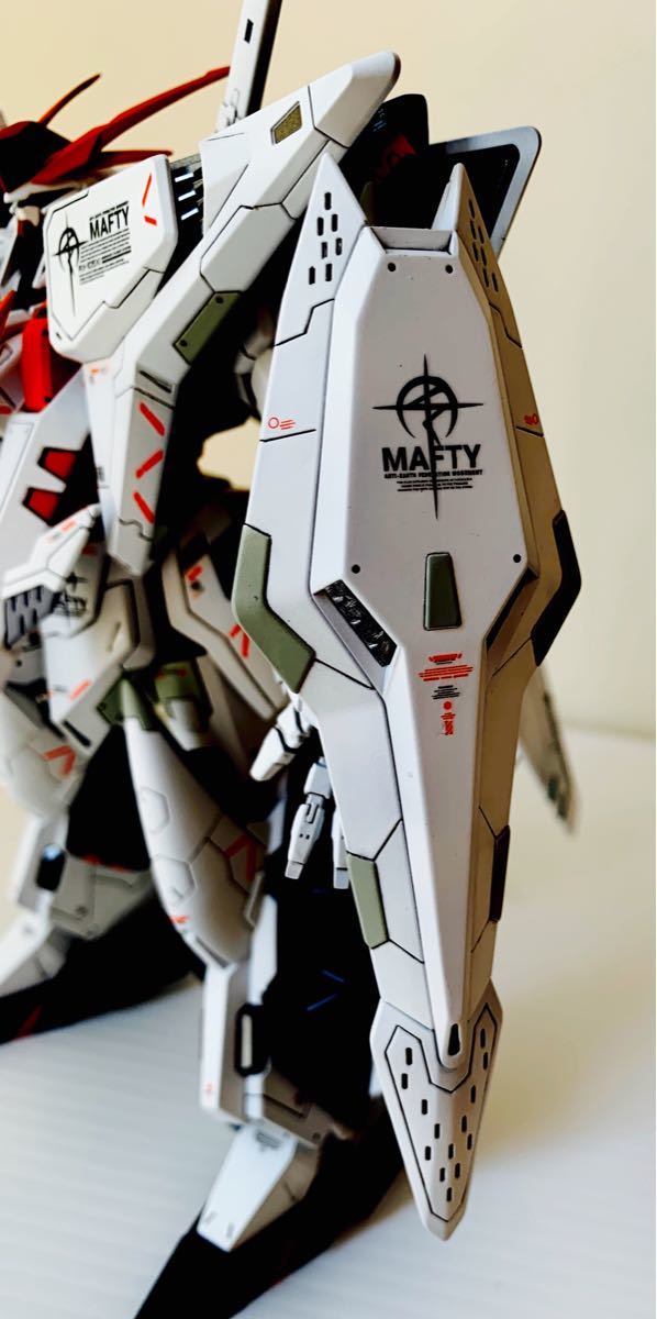 ガンプラ完成品 クスィーガンダム ξガンダム hguc 1/144 改修 全塗装