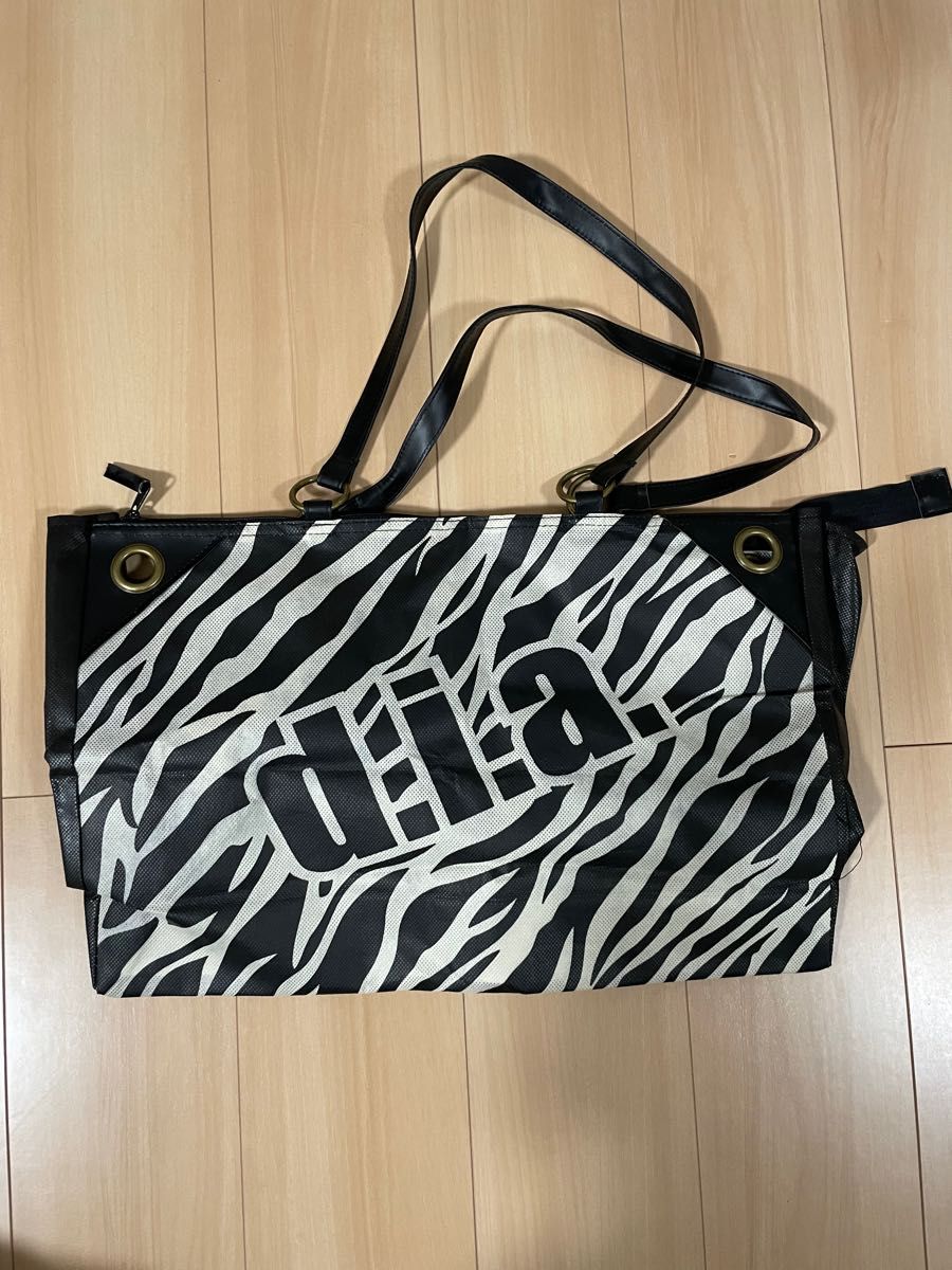 d.i.a. ゼブラ柄 ショップバック 大 d.i.a. 希少 ゼブラ柄ショッパー