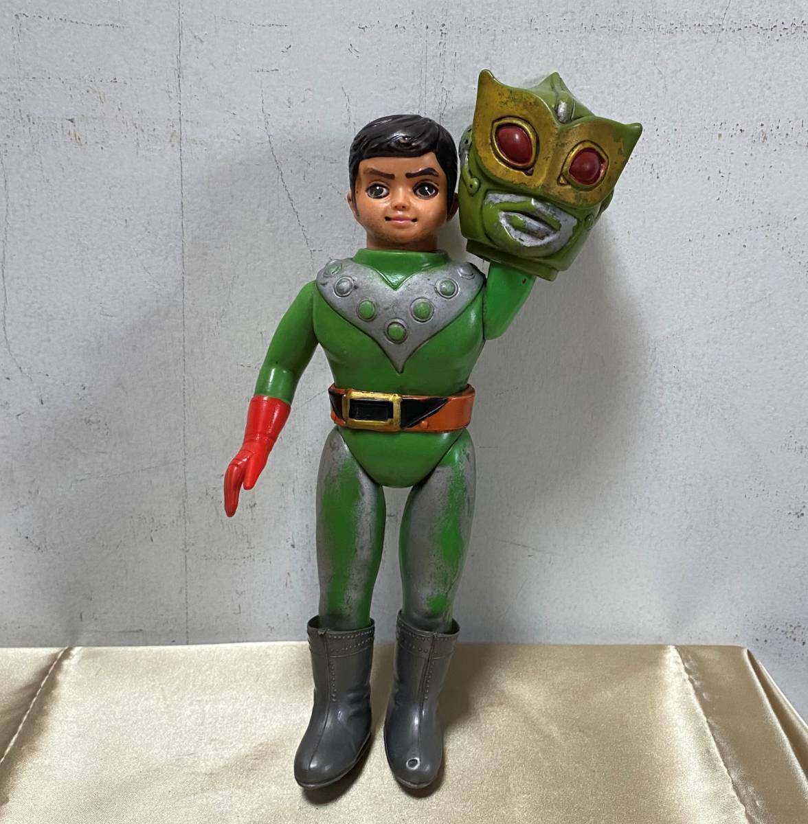 Yahoo!オークション - バンダイ製 サンダーマスク 面取れ マスク ソフ