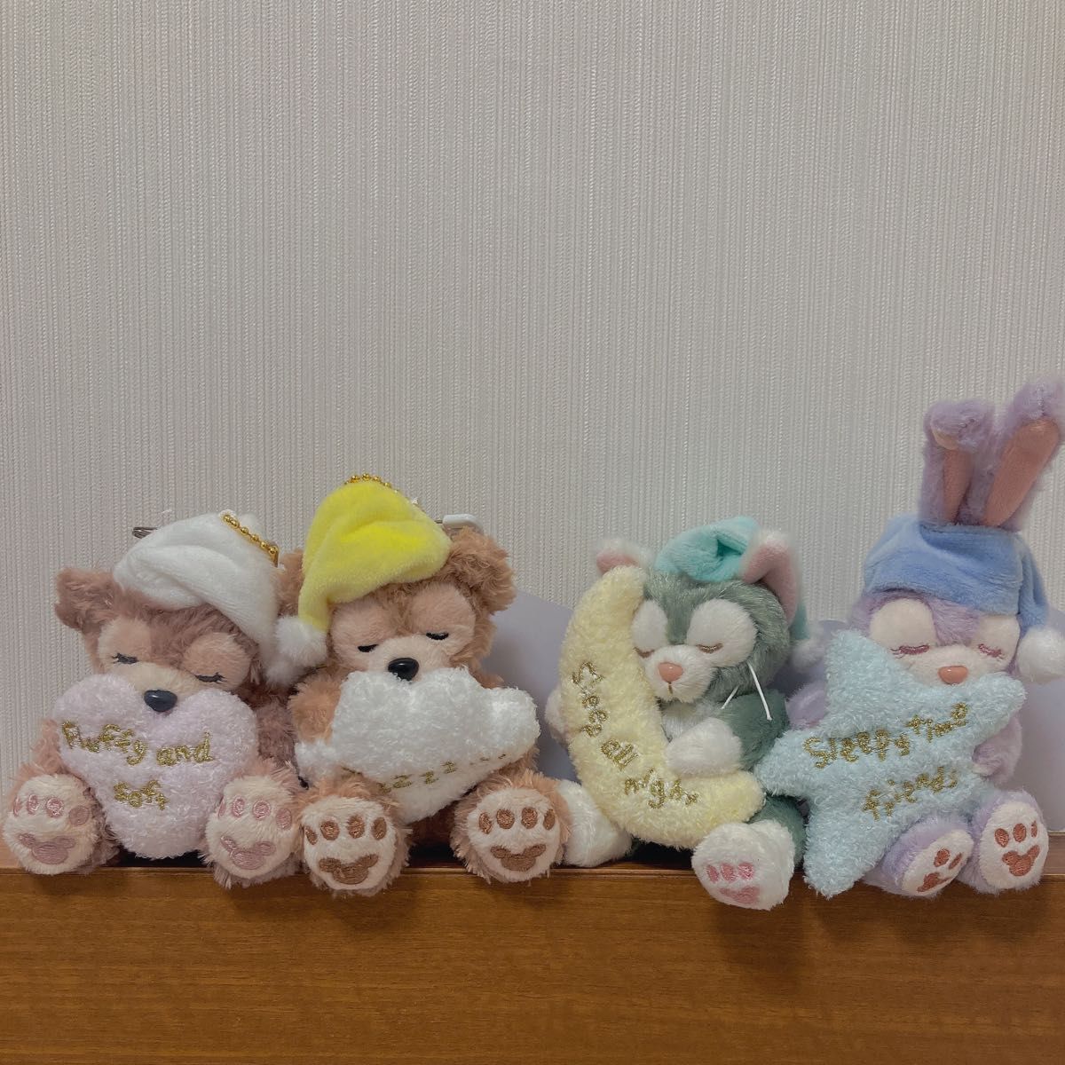 ぬいぐるみ バッジ ダッフィー シェリーメイ ステラルー ジェラトーニ