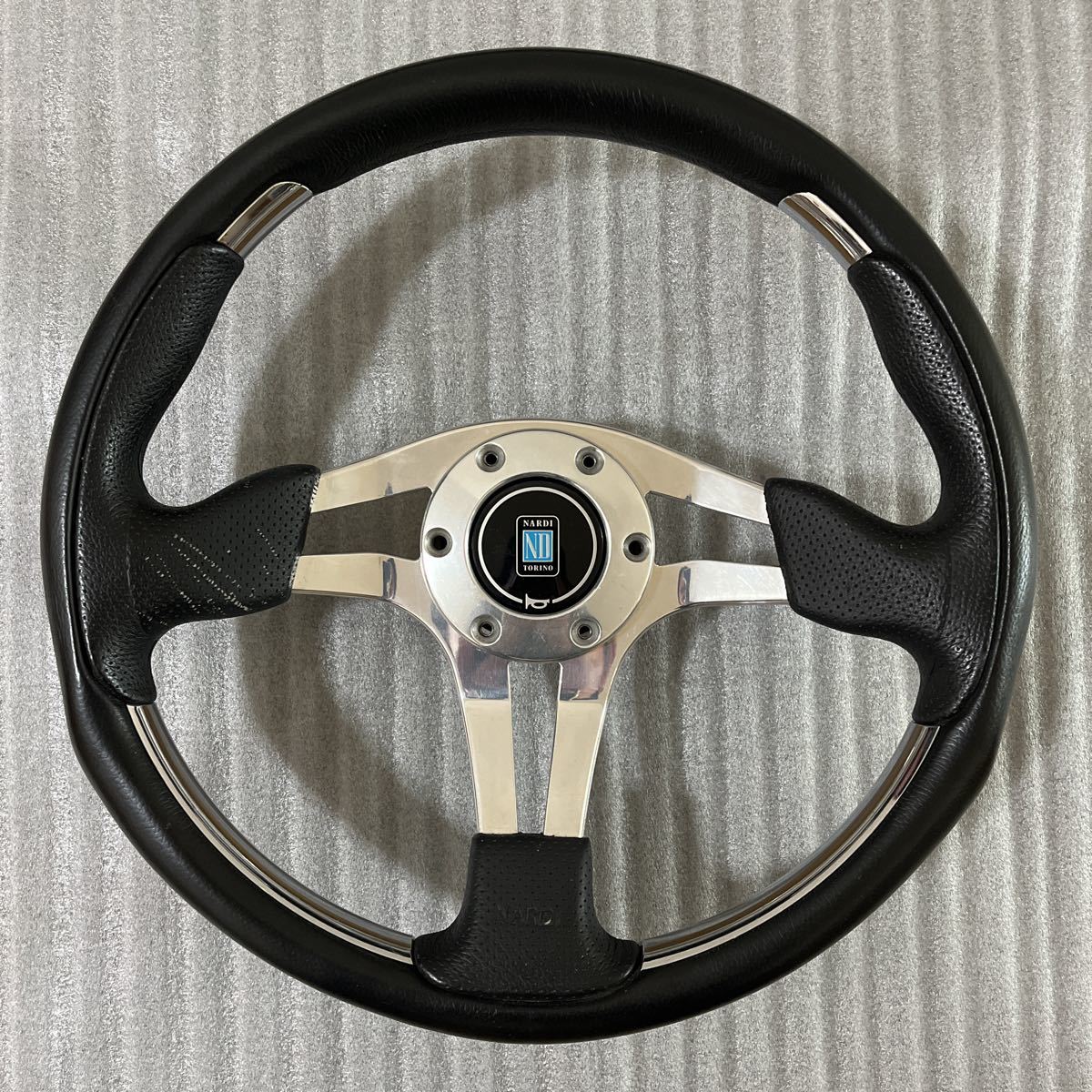 Yahoo!オークション - ナルディ NARDI 4 (FOUR) METAL ブラックレザー/