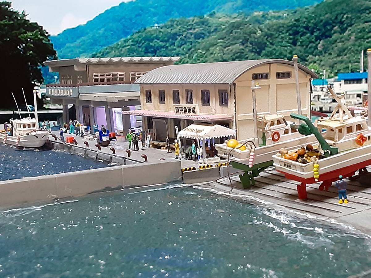 Yahoo!オークション - 1/150 漁港のジオラマ完成品（市場と造船所）LED